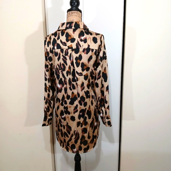Forever 21 NEW Animal Leopard Print Button down Tunic Shirt Top M - Picture 2 of 2
